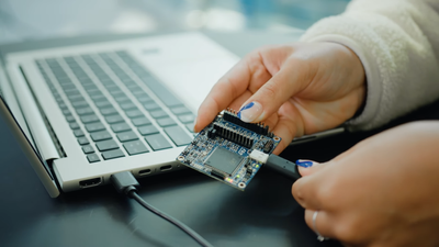 Figure 5: Connecting STEVAL-MKI109D to the PC through a USB type C cable