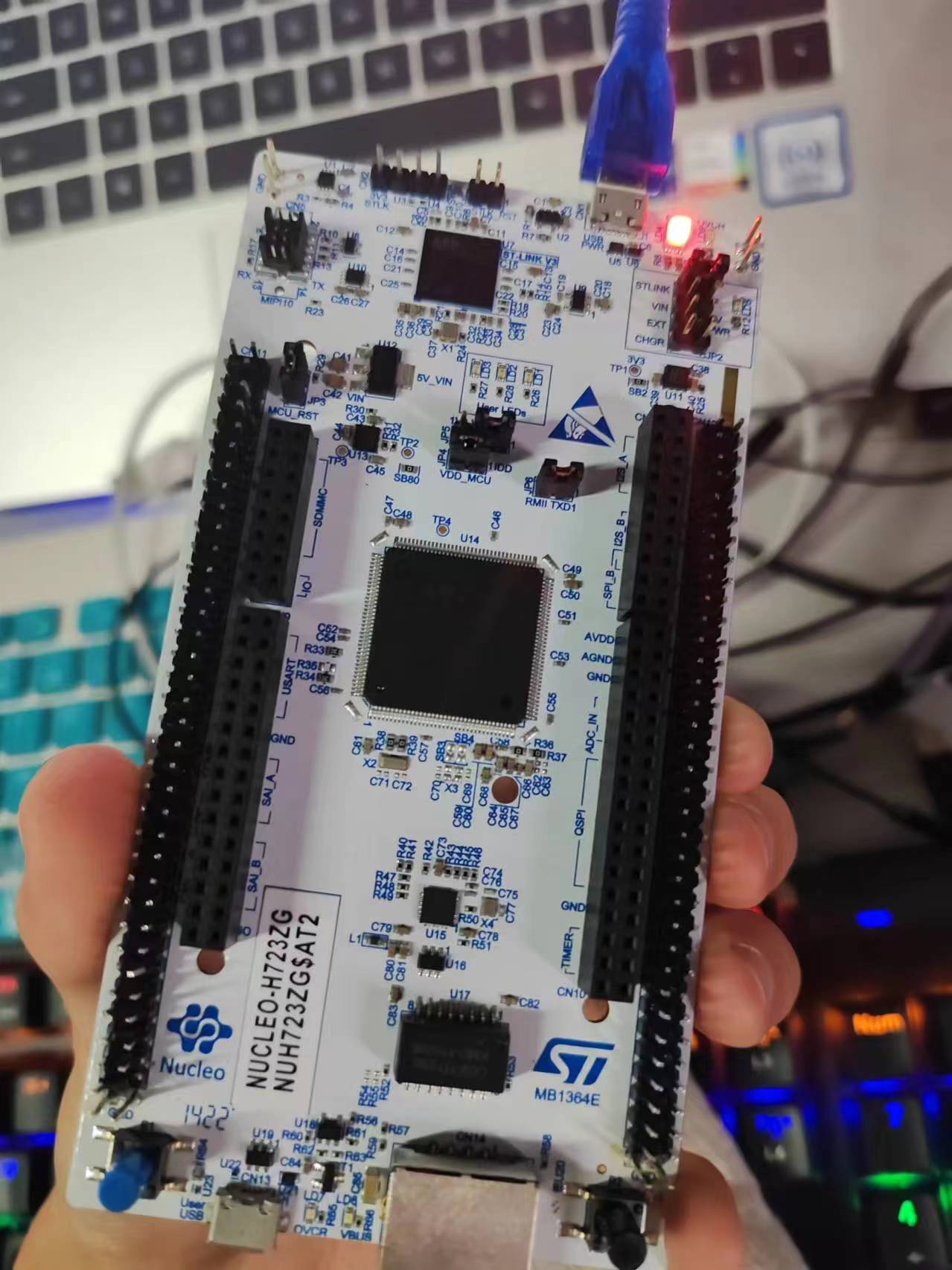 76586i5BC1C96B7A7C3B8A?v=v2